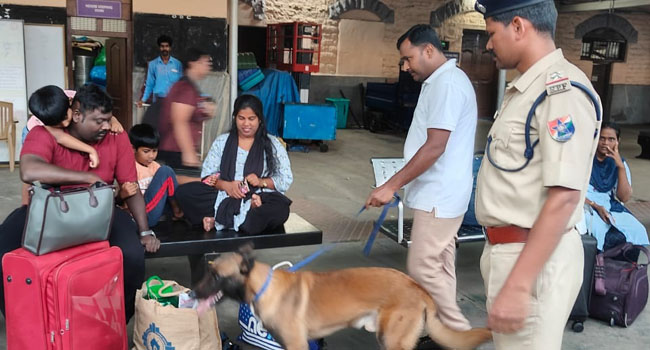 High Alert in Hubballi: Security Tightened at Railway Station Following Delhi Car Explosion